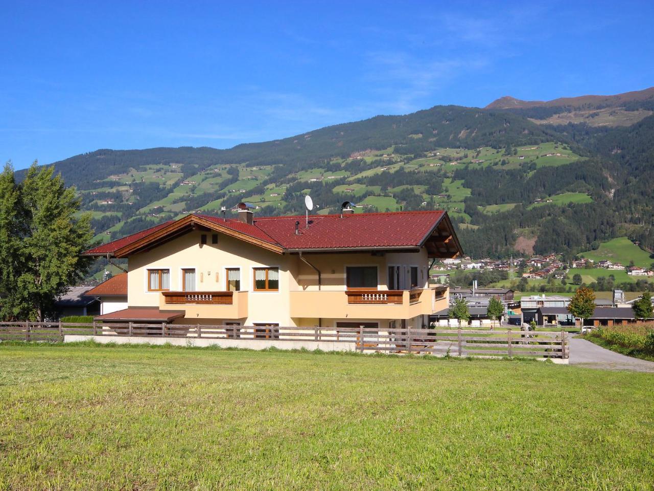 Apartment Christian By Interhome Fügen Екстериор снимка